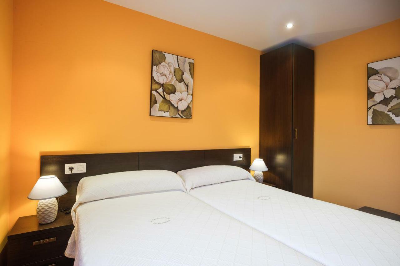 Apartamentos De Herminia Manzaneda  Экстерьер фото