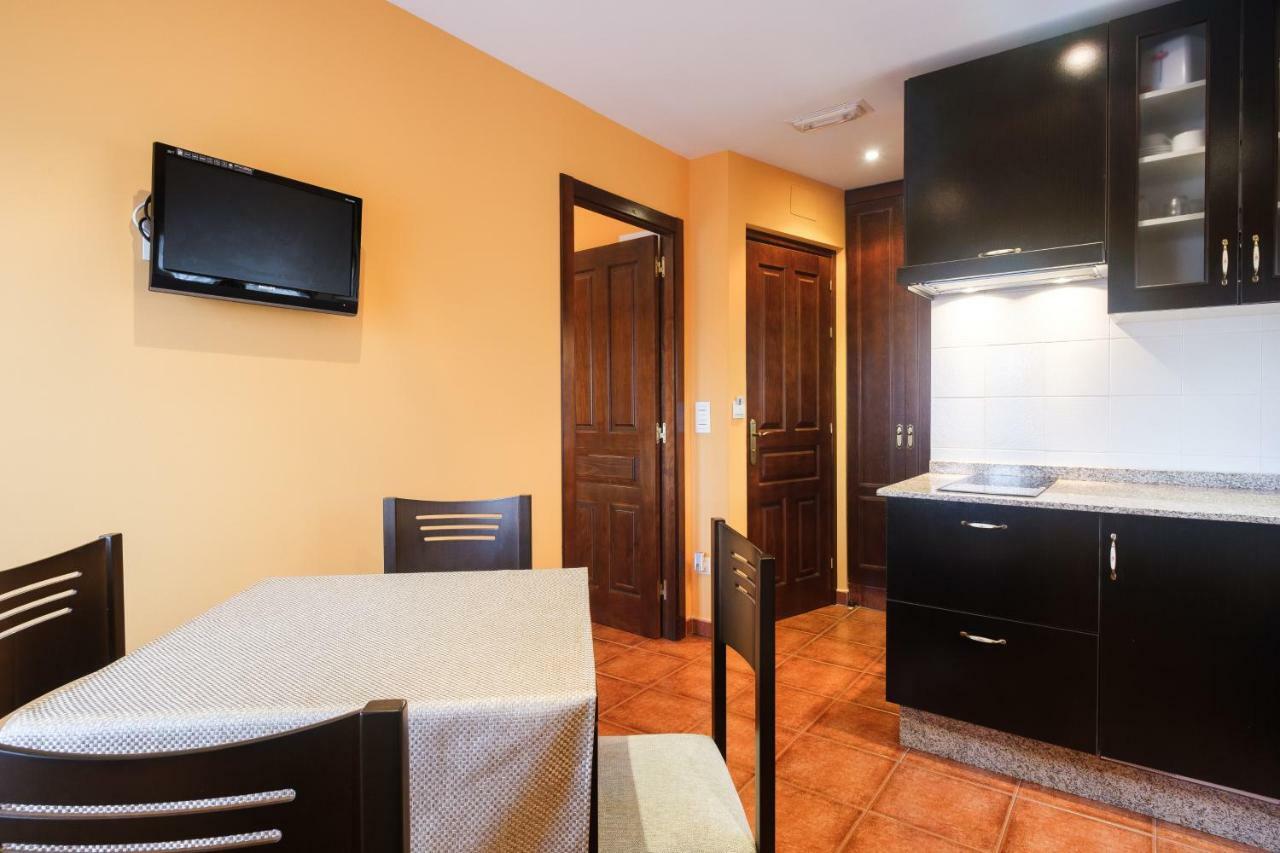 Apartamentos De Herminia Manzaneda  Экстерьер фото
