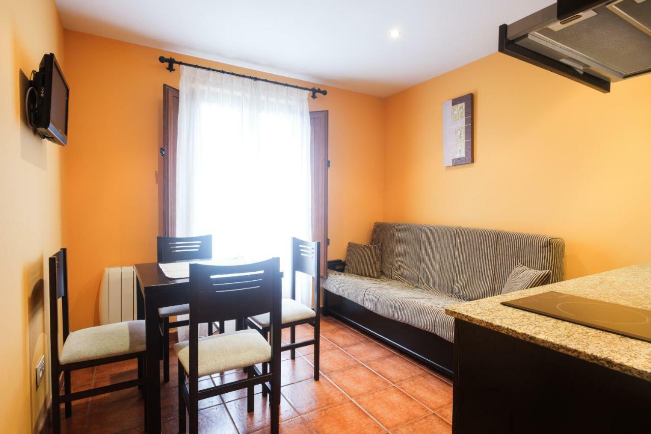 Apartamentos De Herminia Manzaneda  Экстерьер фото