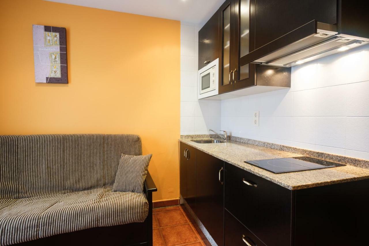 Apartamentos De Herminia Manzaneda  Экстерьер фото