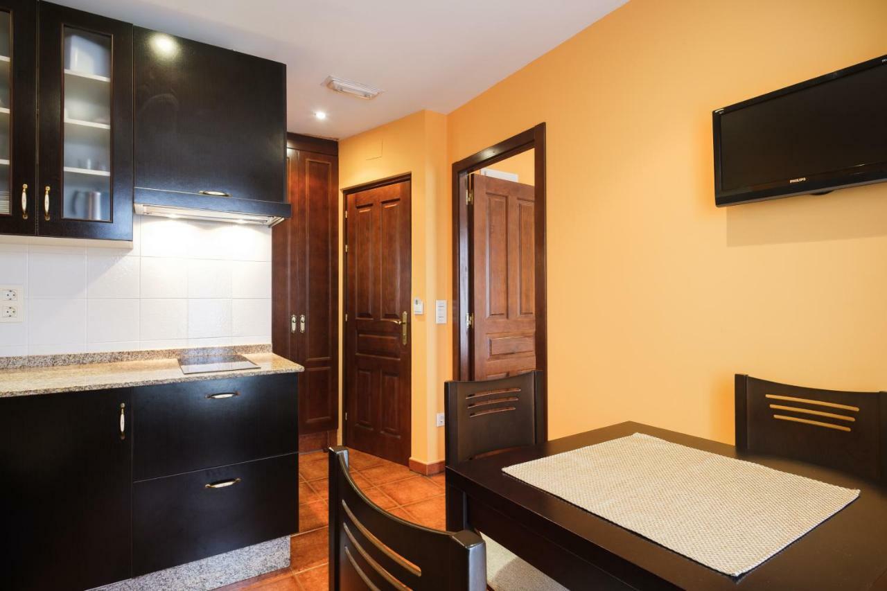 Apartamentos De Herminia Manzaneda  Экстерьер фото