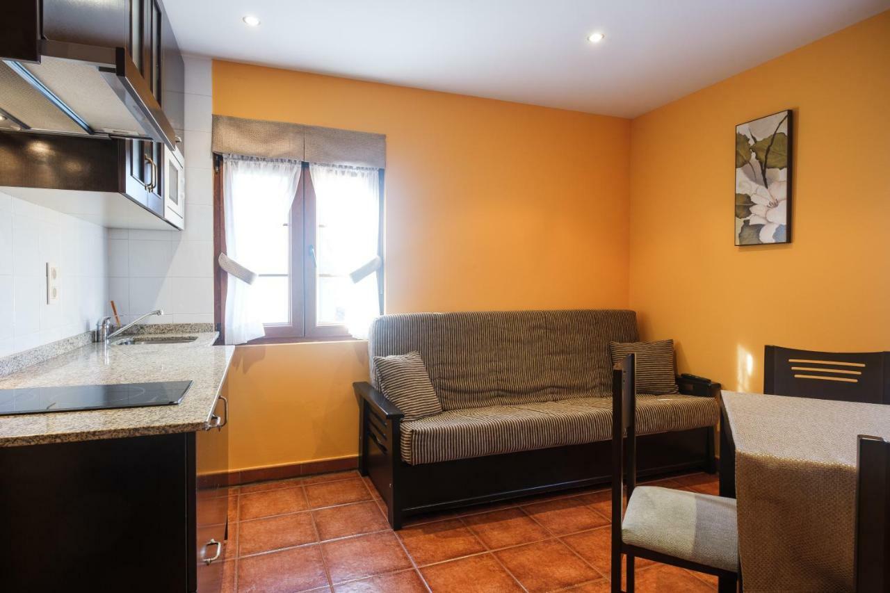 Apartamentos De Herminia Manzaneda  Экстерьер фото